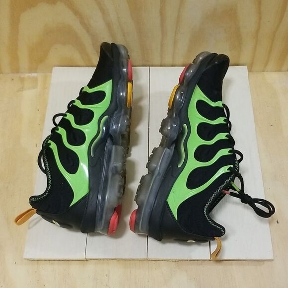 2019 Mens Nike Air Vapormax Plus Black/Ember Glow Mens size 11 1/2 - Picture 8 of 9